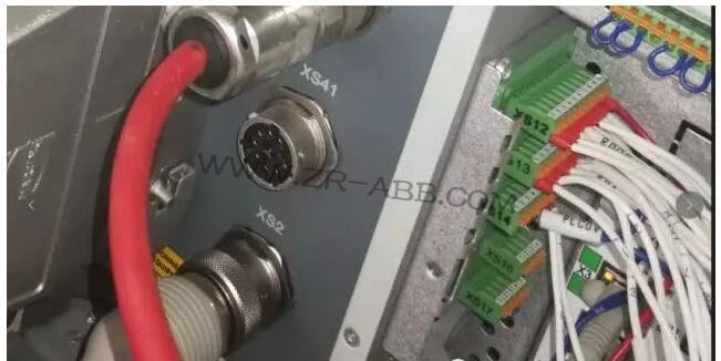 ABB�C����IO���������Ӿ����E